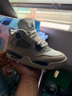Jordan 4s