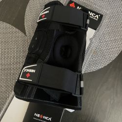 Knee Brace 