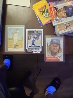 Baseball And Football Cards 
