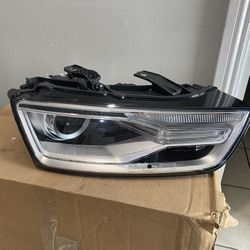 2016-2017 Audi Q3 Right Headlight 