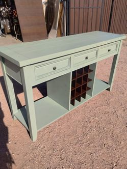 Entry table or sodeboard