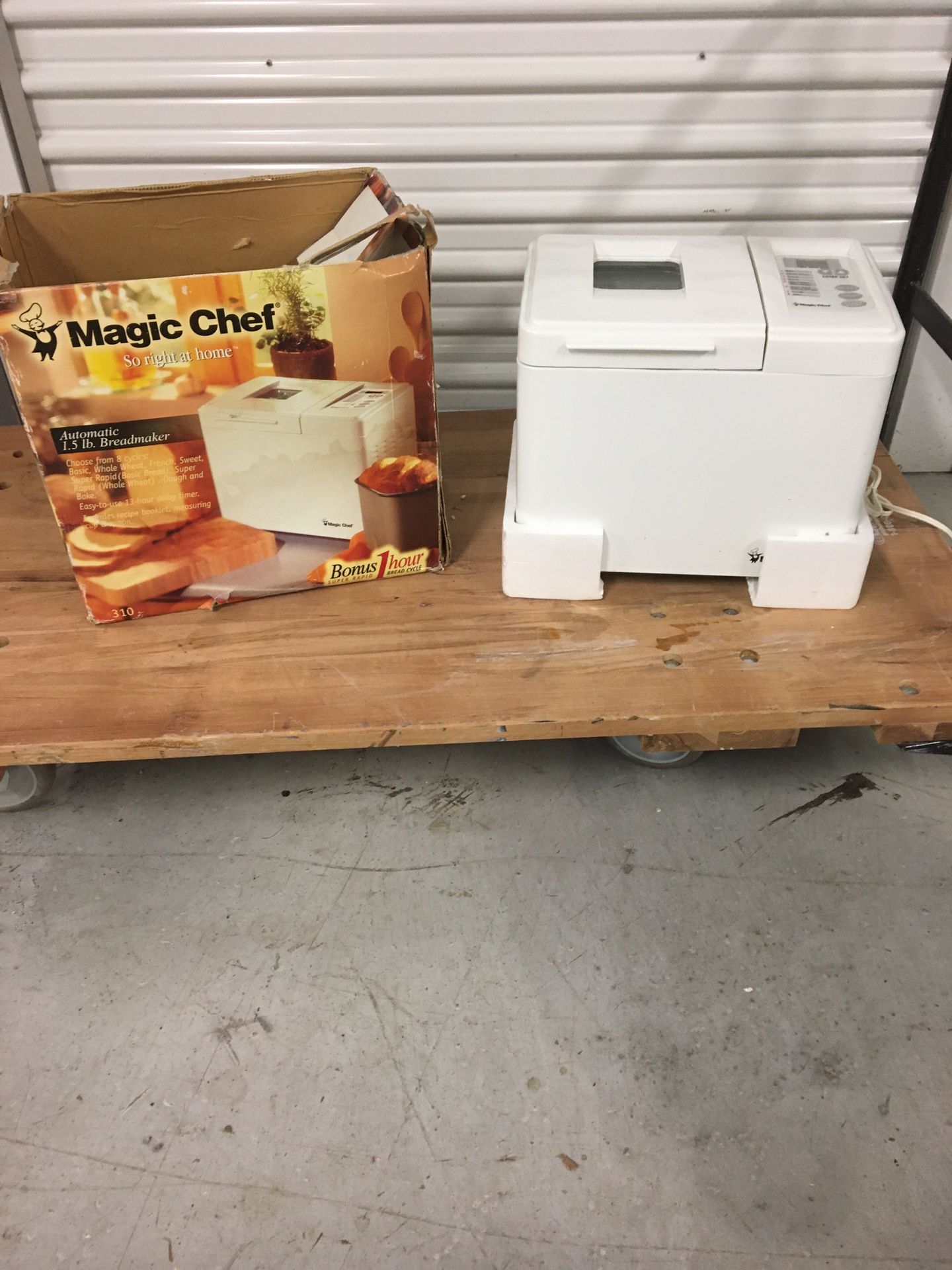 Magic Chef 1.5 lbs Bread Maker