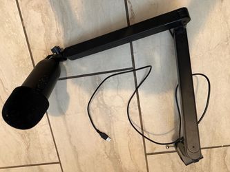 Blue Yeti USB Microphone with Boom Arm