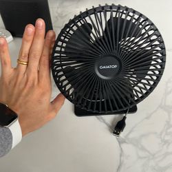 Desk top fan