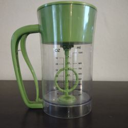 Pancake batter mixer