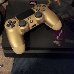 PlayStation 4 Slim With Golden Controller