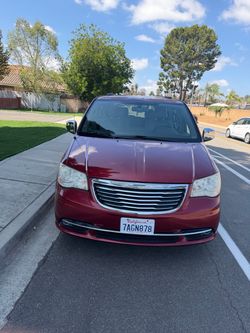 2012 Chrysler town country
