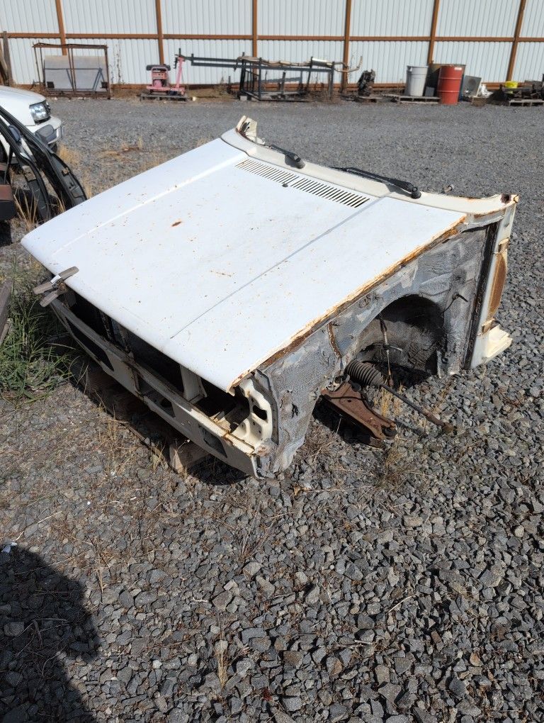 Volkswagen Rabbit Front Cliping Hood