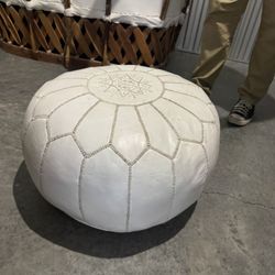 Leather pouf 