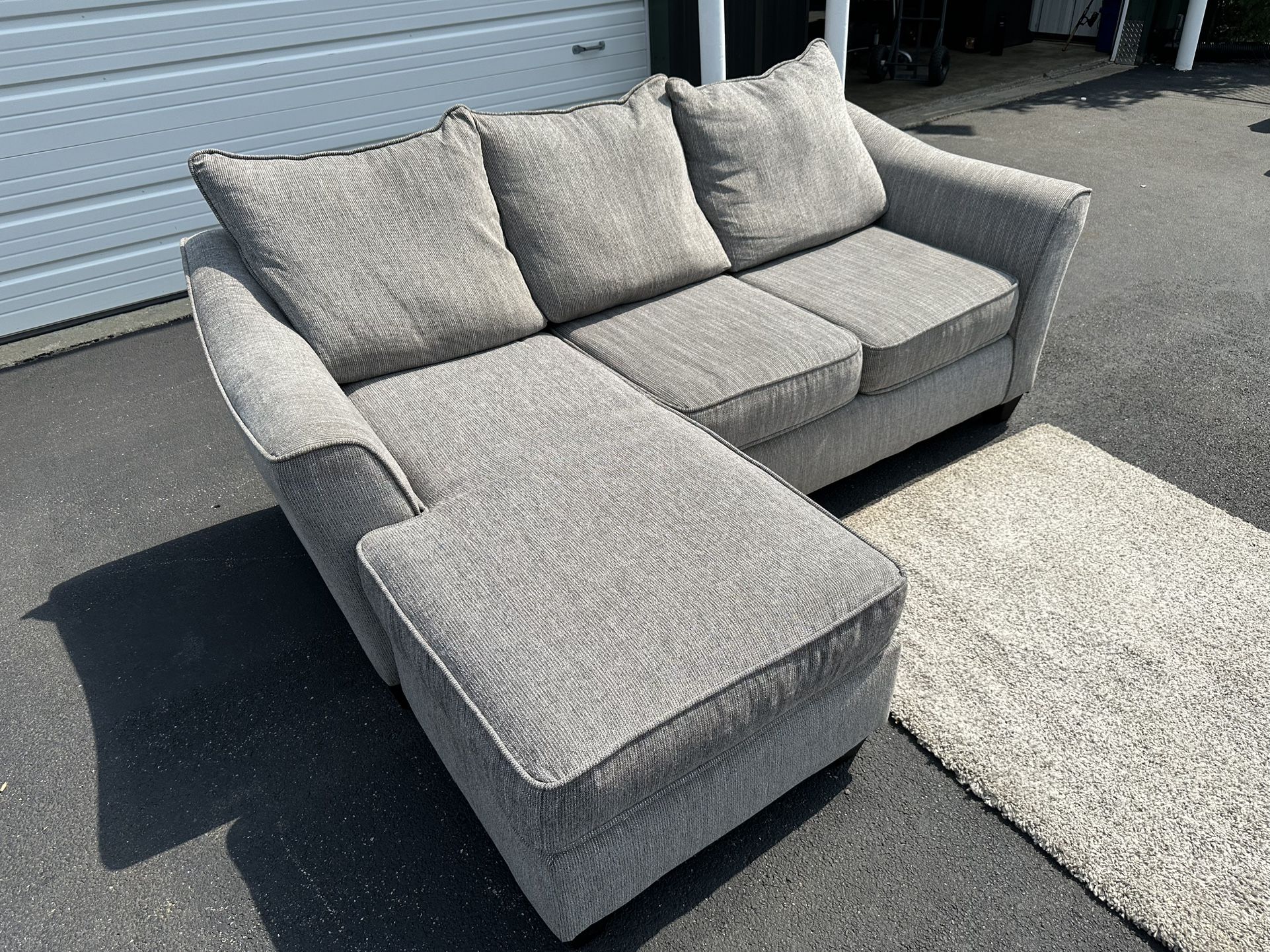 Sofa With Moveable Chaise