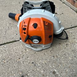Stihl BR700 Gas Powered Backpack Leaf Blower