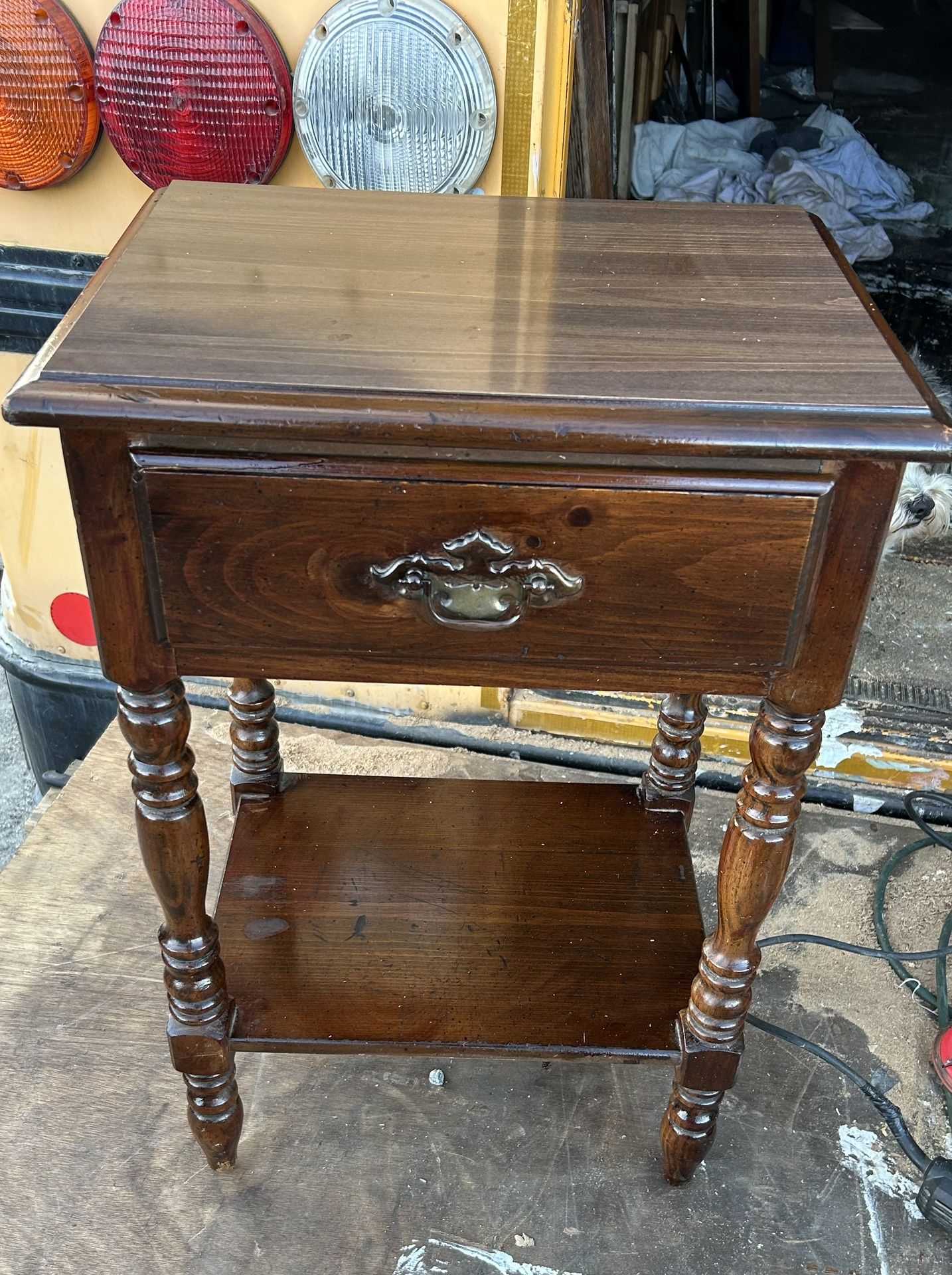 Vintage side & end table with drawer shelf L18”*D14”*H26”(address in description)  👇delivery 🚚 available within 15 miles with extra $45 delivery fee