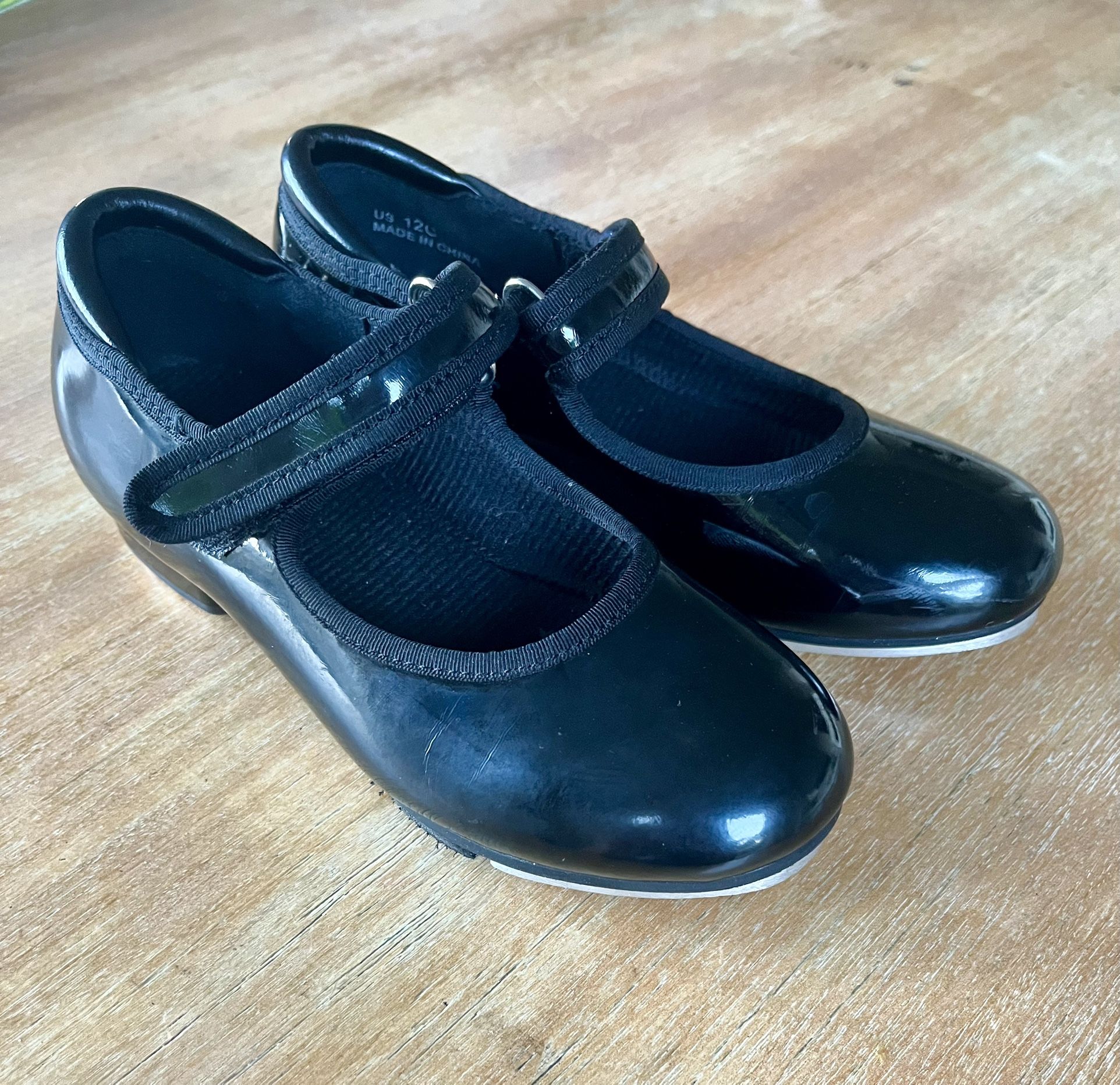 Girls Tap Shoes (size 12)