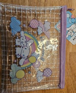 Cosmetic bags zip up