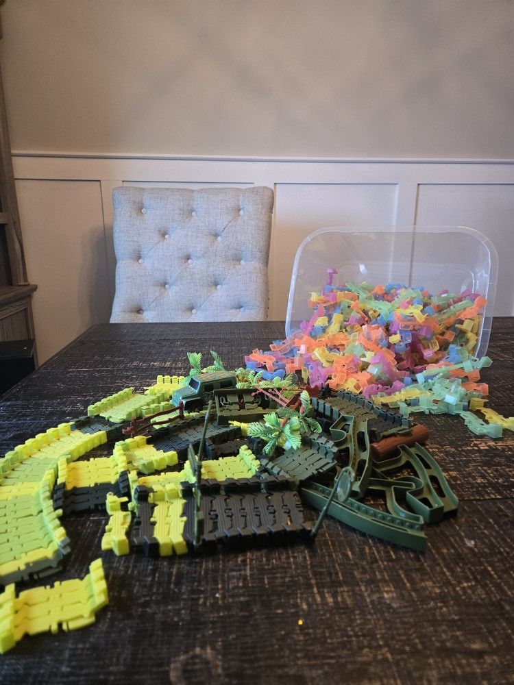 Flexible Racetrack Sets For Cars