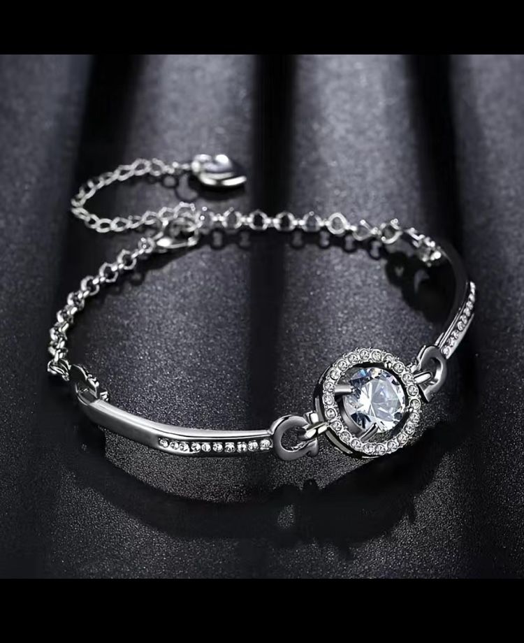 NEW Women Rhinestone Bracelet Silver