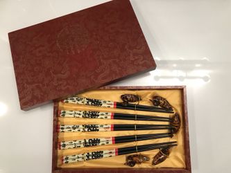 5 pairs of chopstick set with bases in hard cover box - Brand New