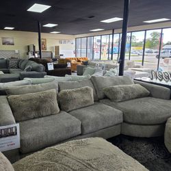 Gray Fabric Sectional Sofa with Chaise 🚚WE DELIVER🚚