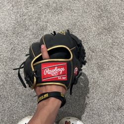 Rawlings Baseball Glove 