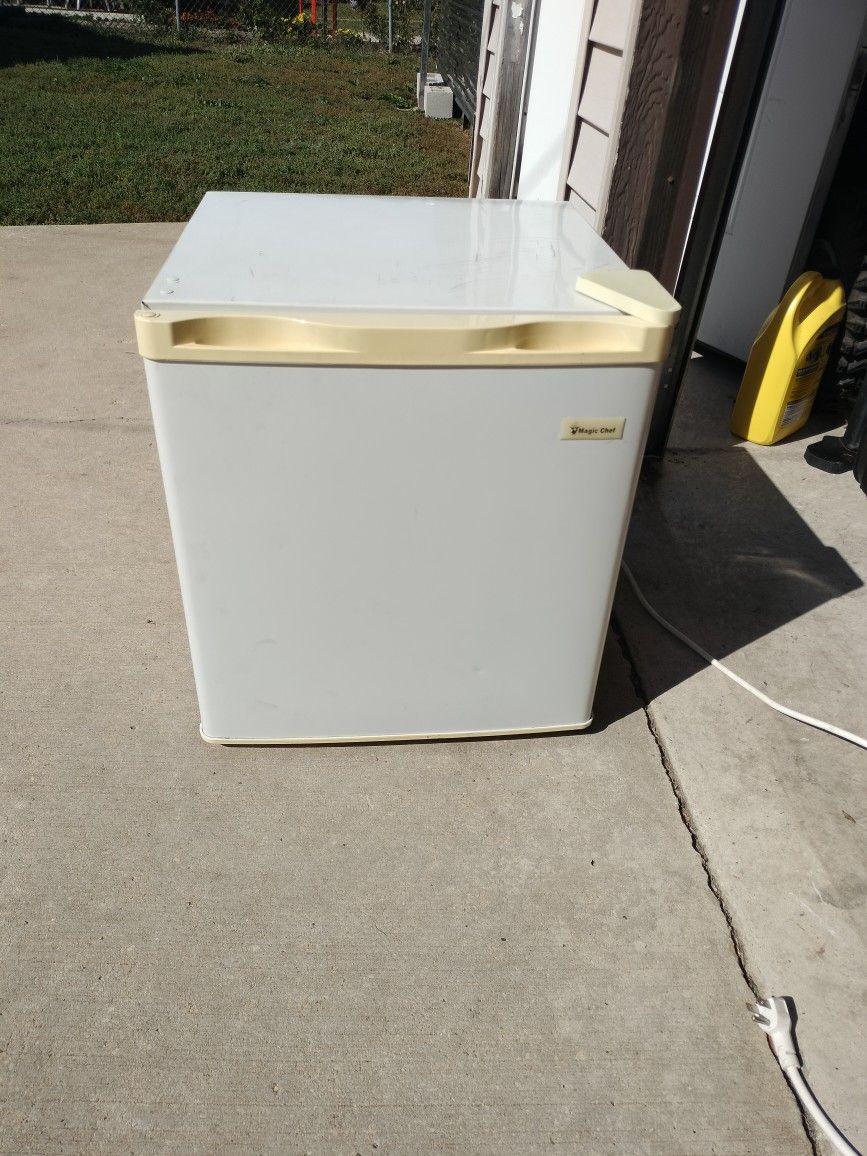 Mini Fridge