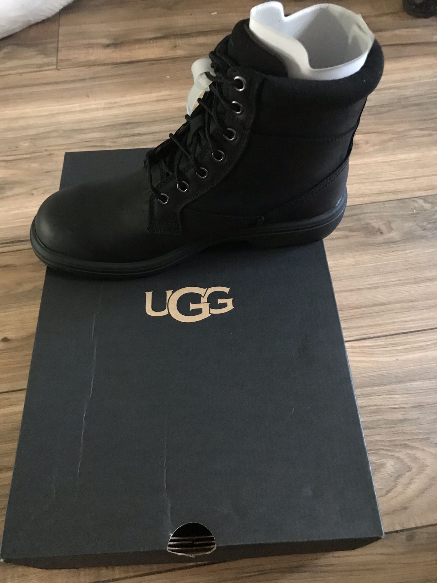 Men ugg boots size 8 black