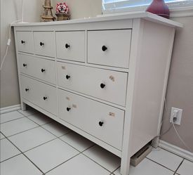 Dresser white