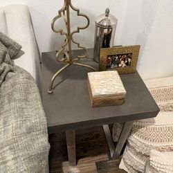 Set Of 2 Side Tables