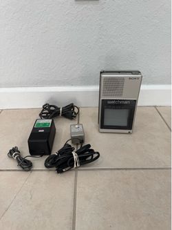 Vintage 80s Sony Watchman FD40A Mini Travel Television VHF UHF Japan. Working