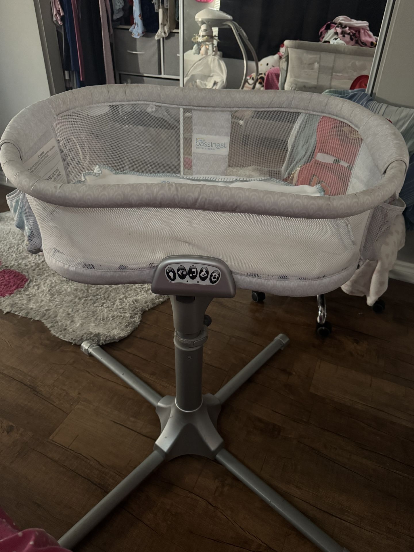Halo bassinet