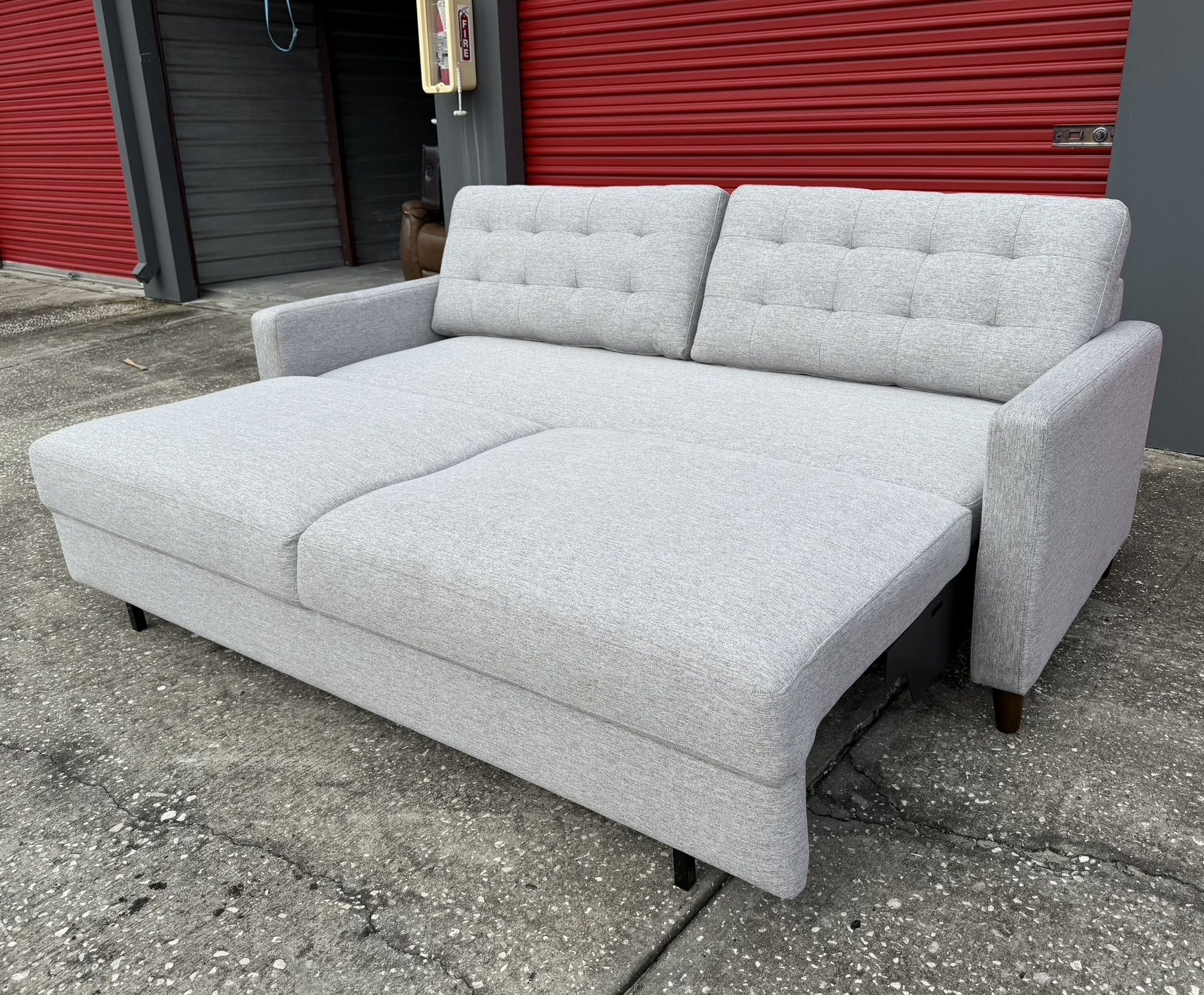 OUTLET | COSTCO Thomasville Ella Convertible Sleeper Sofa, Light Gray