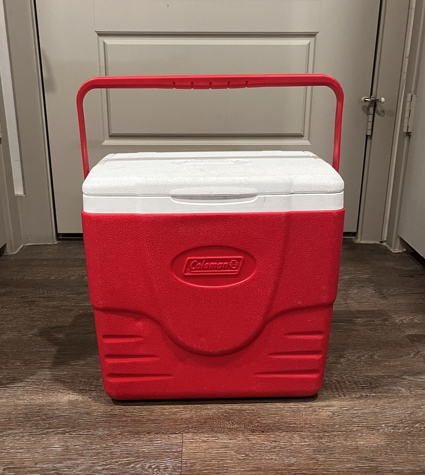 Vintage Coleman 16 Quart Cooler | Red & White | 18 Can Capacity | Model: 6216/6215