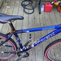 TREK 8000 ZR 9000 CUSTOM ALLOY  Frame  17.5 inches Wheels 26x2.1