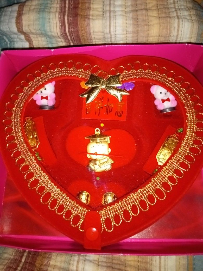 Hello Kitty New Born Baby 24 kg. Gold Gift Set