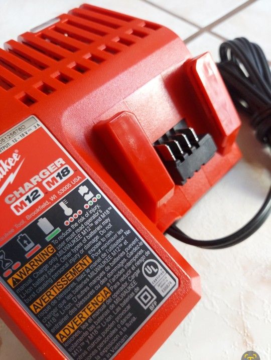 New Milwaukee Charger M12 M18