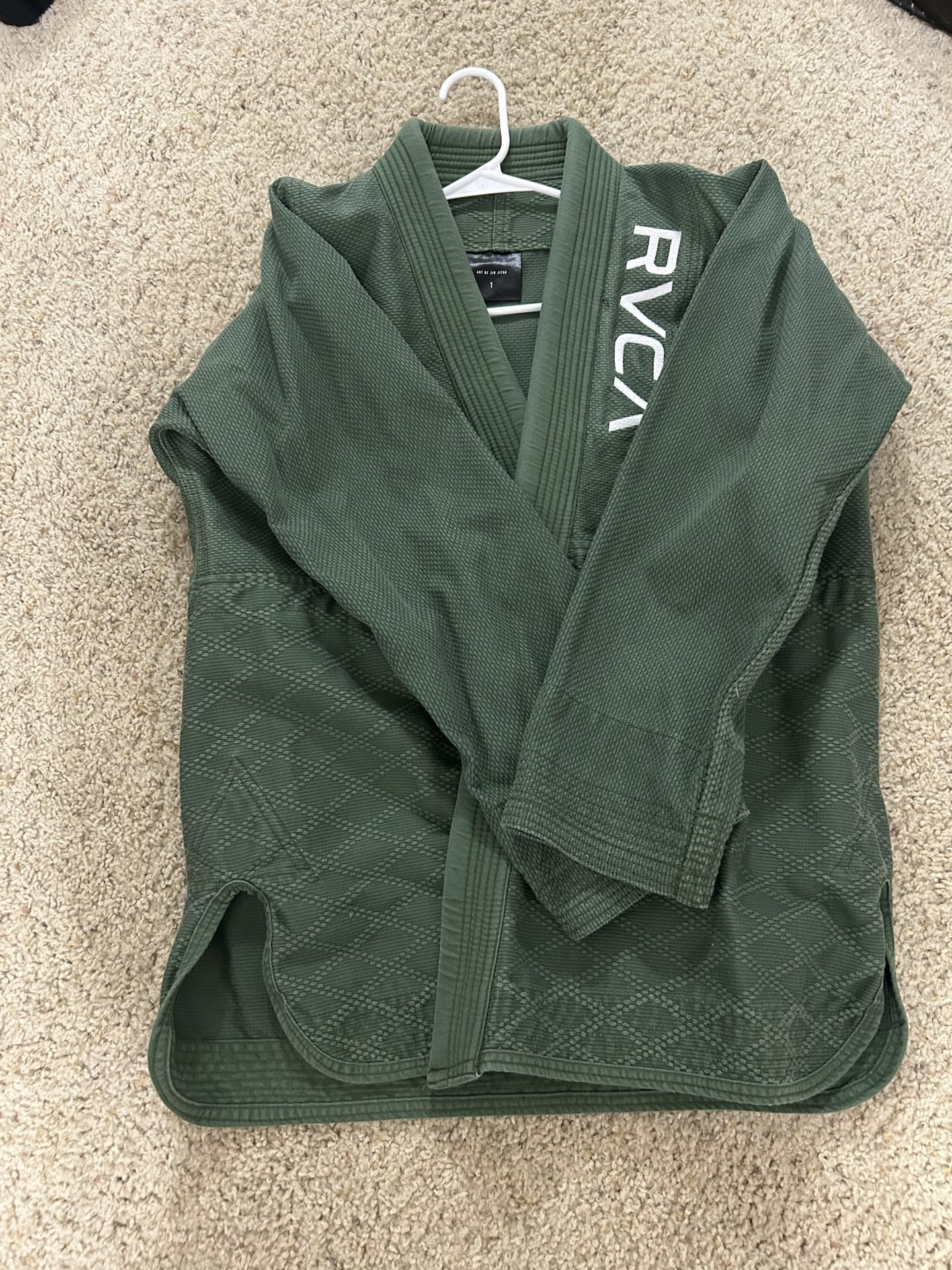 RVCA AOJ Olive Gi A1 Used for Sale in Brea, CA - OfferUp