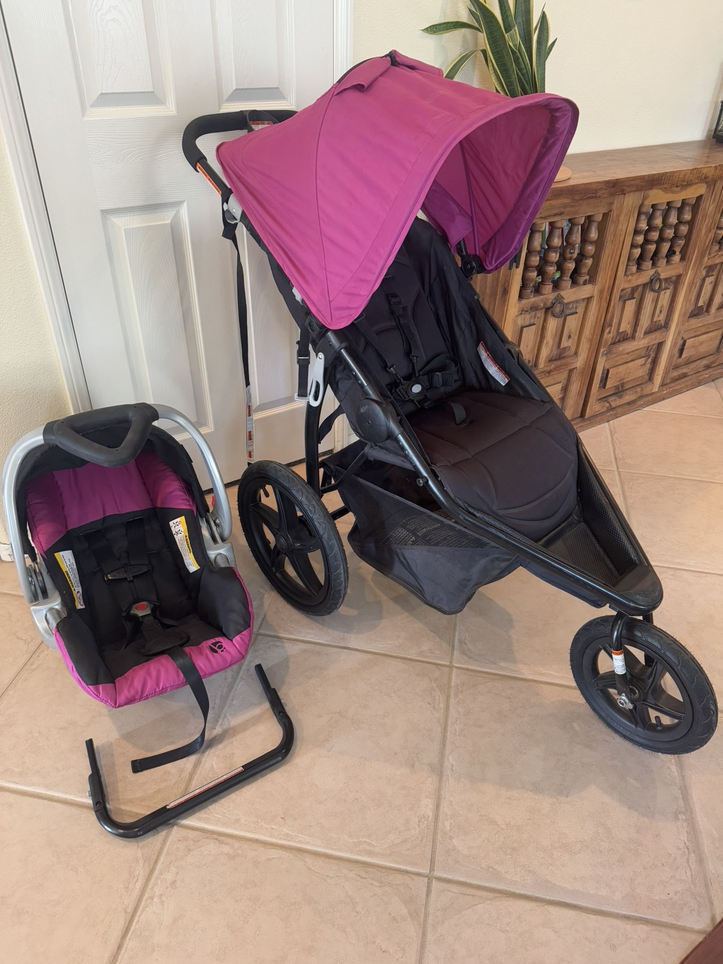 Baby Trend Stroller with Infant Car Seat