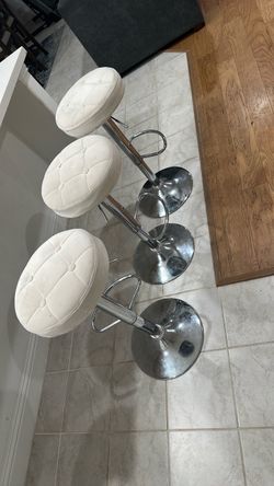 Set of 3 Ivory Button-Tufted Adjustable Swivel Bar Stools