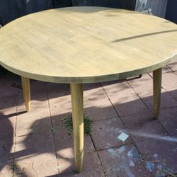 Round Dining Table 