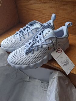 Women's nike mind 002 size 8.5 brand new DS