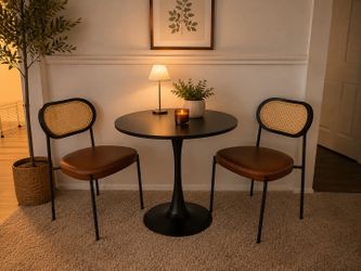 Breakfast table & chairs
