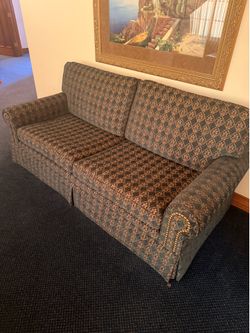Vintage Floral Sofa — Traditional Couch / Waiting Room Furniture