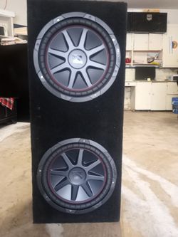 12 Kickers COMP VR Like New