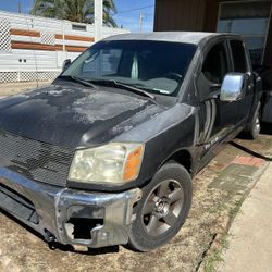 2005 Nissian Titan Crew Cab 