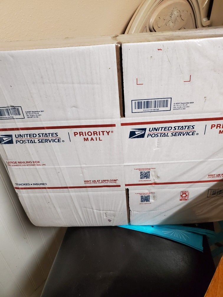 LARGE MAILING BOX PRIORITY MAIL/ 25 Package $20📦 OBO