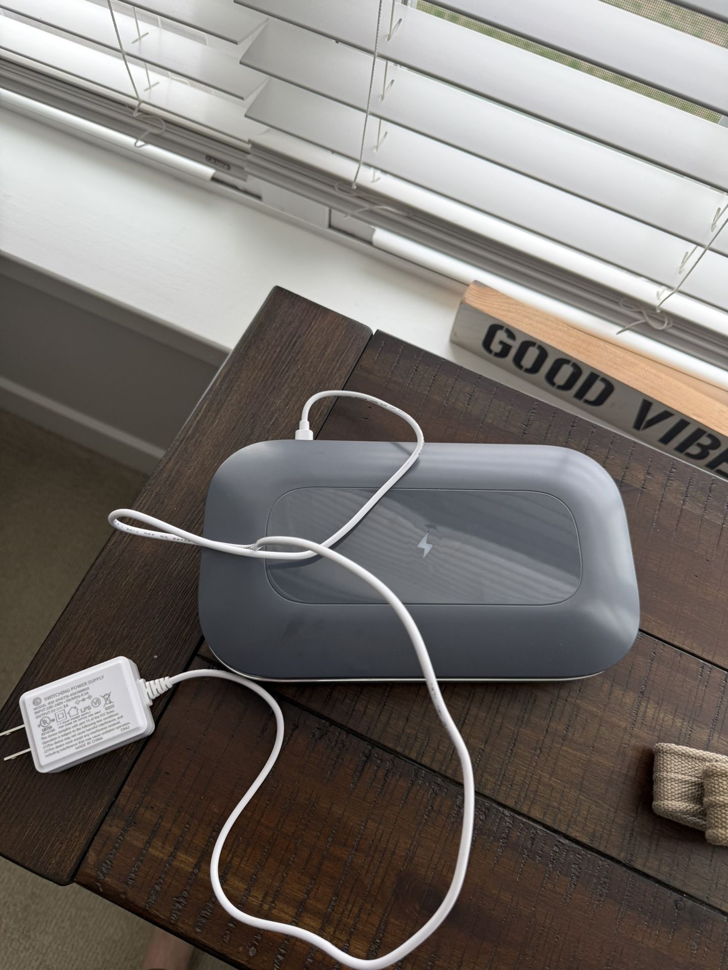 Phonesoap UV phone sanitizer with 360 degree with UV-C light sanitizer