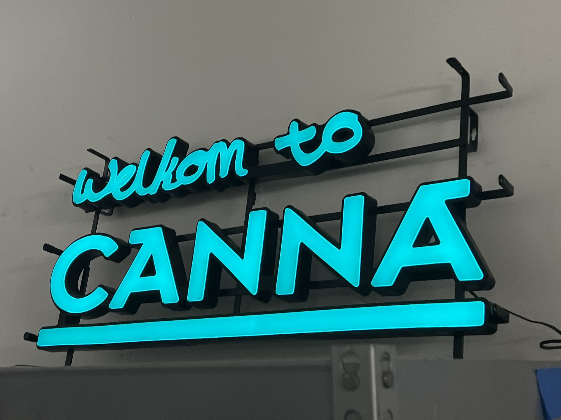 Canna LED Sign 