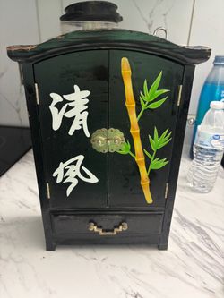 Jewelry box (top needs painted)