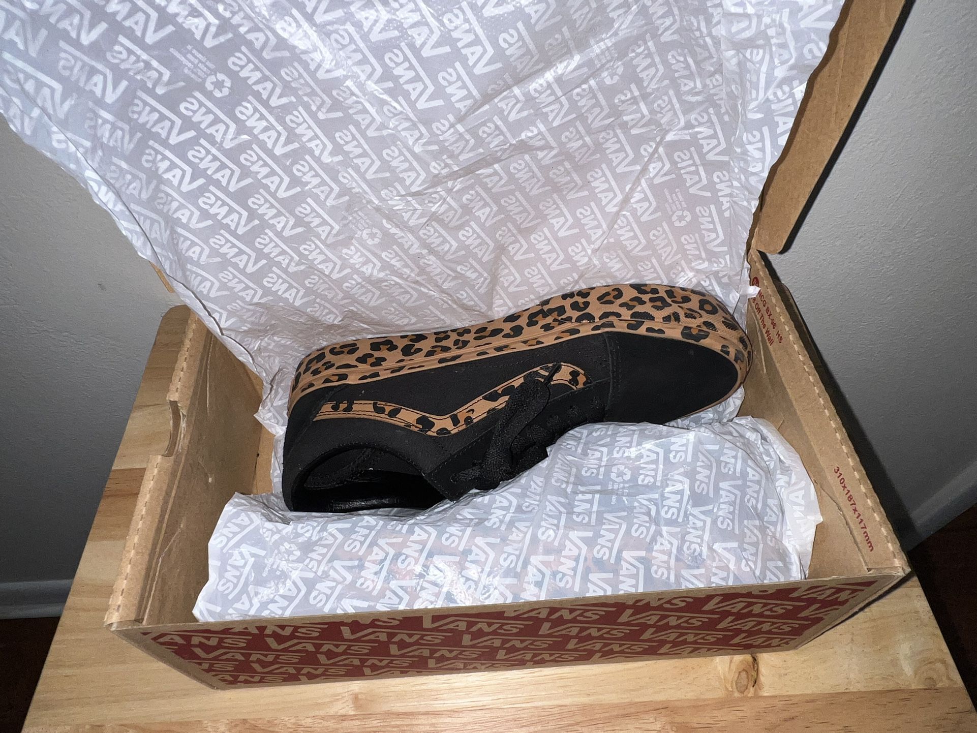 Vans / Model: Old Skool Platform / VNOA3B3UTKI / Color: Leopard