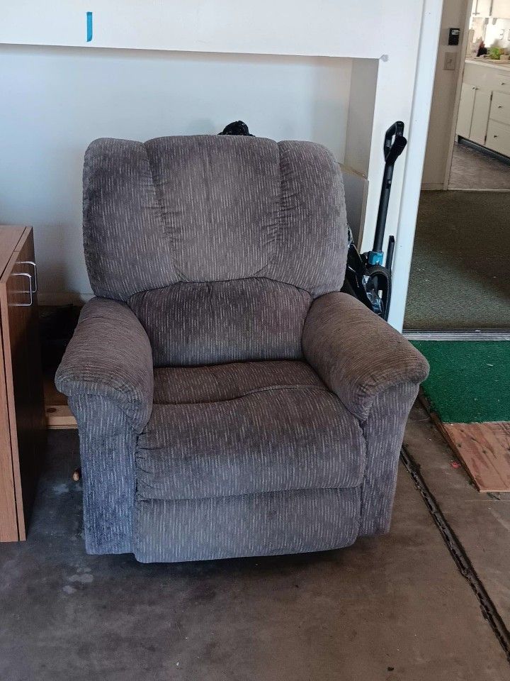 Recliner $25 OBO