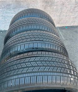 225/55/19 Bridgestone vendo un set de llantas usadas excelente condiciones de vida las 4 ✅🤩I am selling a set of used tires, all 4 in excellent livin